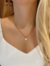 Load image into Gallery viewer, White Shell Necklace
